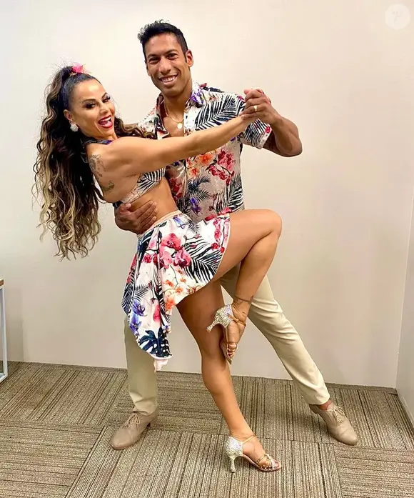 Viviane Araujo voltou na repescagem já com o professor Rodrigo Oliveira