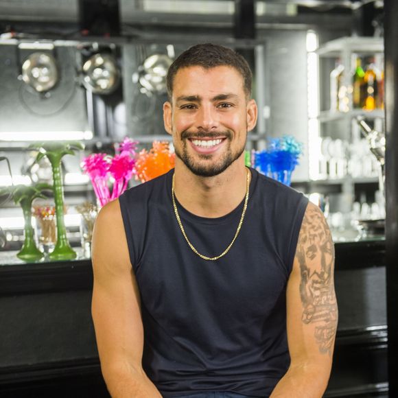 2015: em 'A Regra do Jogo', Cauã Reymond manteve seu visual com barba curta e cabelo militar como Juliano Pereira