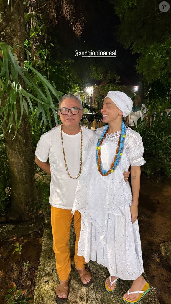 Cantora reage com ironia: 'Toda vez que posto foto no terreiro é isso'