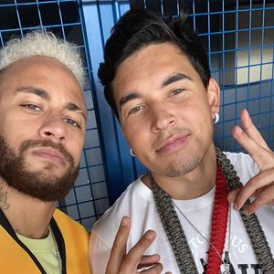 O padrinho será Gil Cebola, amigo de Neymar desde a adolescência que hoje é fotógrafo do jogador