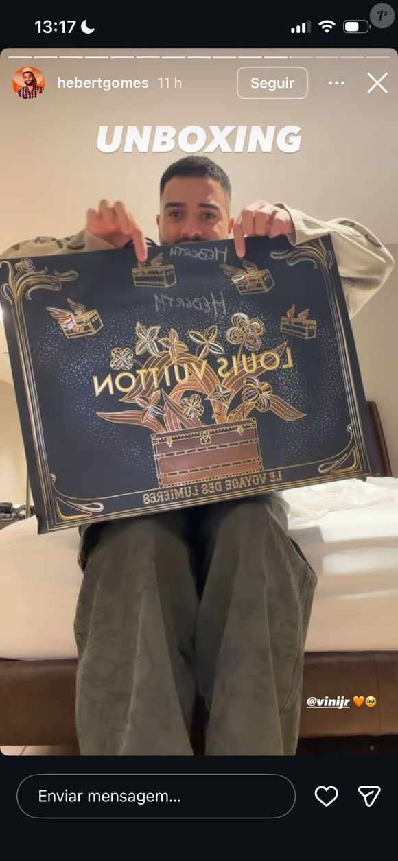 Bolsa da Louis Vitton mostrou que o presente não seria nada modesto