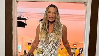 Drenagem, cosméticos, dieta balanceada e mais: o segredo do corpo definido e vitalidade de Carla Perez aos 47 anos