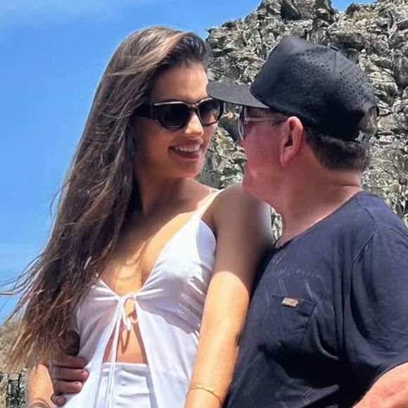 Calita Franciele exibe conversa com Amado Batista em meio a rumor de separação