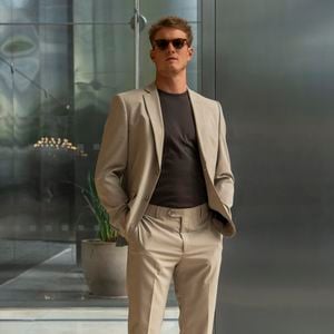 Leonardo (Pedro Novaes) mostrando seu talento em 'Três Graças'