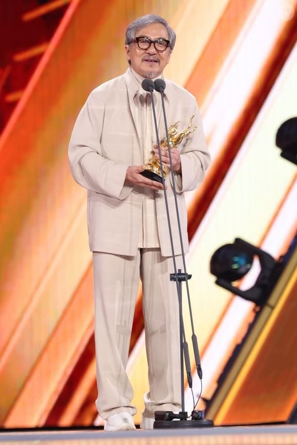 Aos 71 anos, Jackie Chan segue fazendo as próprias cenas de ação e garante que não pretende se aposentar tão cedo
