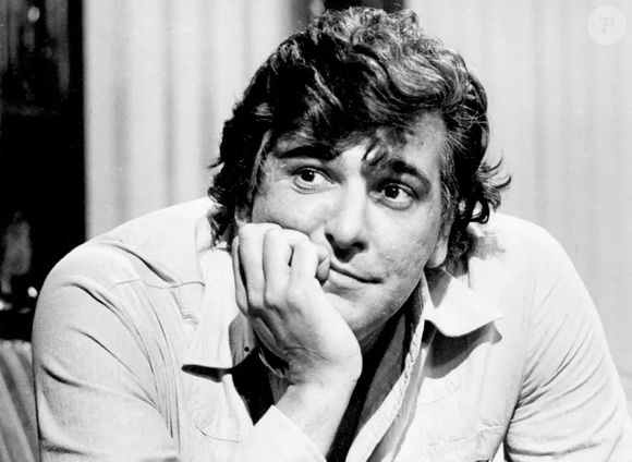 Quem é o pai de Dado Dolabella? Carlos Eduardo Dolabella ficou mais de 100 dias internado até morrer em maio de 2002 por problemas renais, cardíacos e diabates