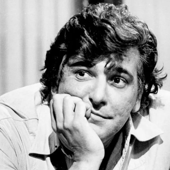 Quem é o pai de Dado Dolabella? Carlos Eduardo Dolabella ficou mais de 100 dias internado até morrer em maio de 2002 por problemas renais, cardíacos e diabates