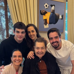 No último sábado (02), Faustão já tinha aparecido nas redes sociais da esposa, Luciana Cardoso