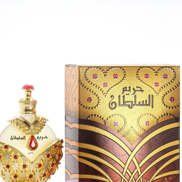 Por fim, a base reúne Almíscar, Sândalo e Patchouli, ingredientes conhecidos por proporcionar profundidade, elegância e longa duração ao perfume. Não é difícil entender por que o frasco chamou tanta atenção na novela