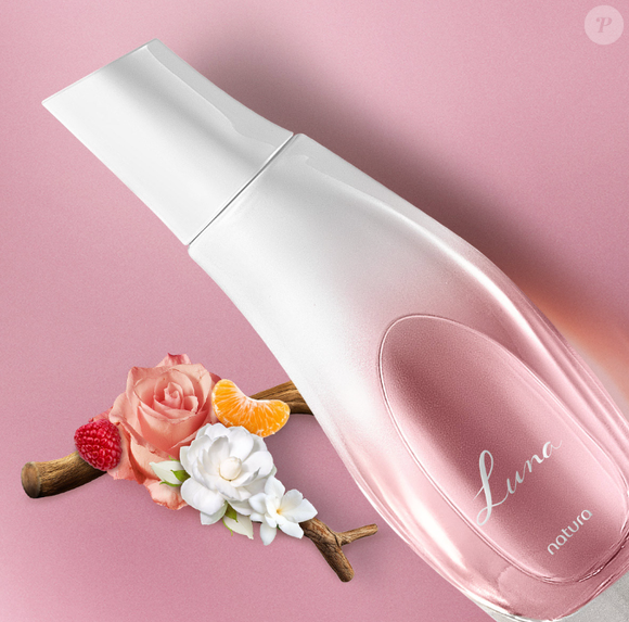 O perfume Luna é um dos clássicos da Natura. Traz em sua composição um chypre frutal, com teor moderado, composto por notas de frutas vermelhas, maçã, rosa, além de baunilha e musk no fundo.
