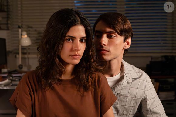 Julia Dalavia é Clarice e Jaffar Bambirra, o Teo, da série 'Dias Perfeitos'