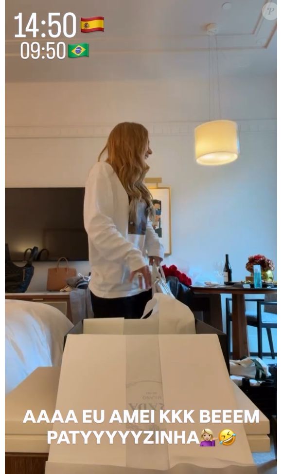 Virgínia Fonseca reagiu ao ganhar bolsa de luxo da Prada: 'Bonitinha'