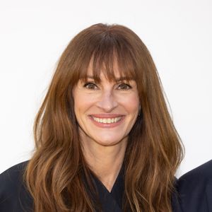 2024: Julia Roberts, de franja, em um dos visuais mais diferentes de sua carreira
