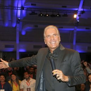 Atualmente aos 70 anos, Roberto Justus sofreu uma lesão durante uma prática esportiva