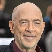 J. K. Simmons, 71 anos: 'A sociedade não valoriza os idosos como deveria; quando eu era criança, o lema da vida era ‘respeite os mais velhos’ e isso se perdeu'