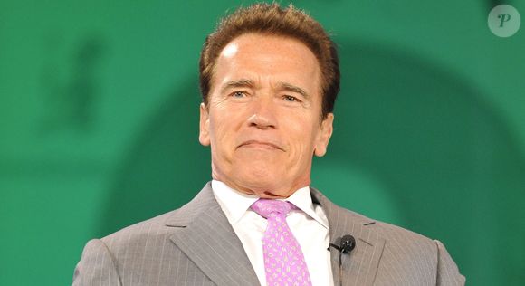 Com 78 anos hoje, Arnold Schwarzenegger mistura ovo cru e cereja no smoothie proteico que bebe todo dia: 'Às vezes coloco conhaque ou tequila'