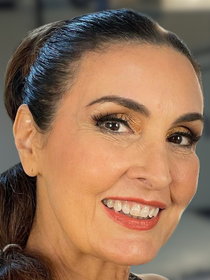Quézia Melo, maquiadora, sobre como fazer maquiagem elegante para Copa 2026: 'Na maturidade, o excesso de cor vibrante nos olhos pode pesar ou evidenciar linhas'
