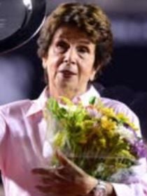 Há 97 anos, nascia Maria Esther Bueno, a ‘Bailarina do Tênis’: 19 títulos, figurino rosa ousado e mais 6 curiosidades da mulher que desafiou o machismo no esporte