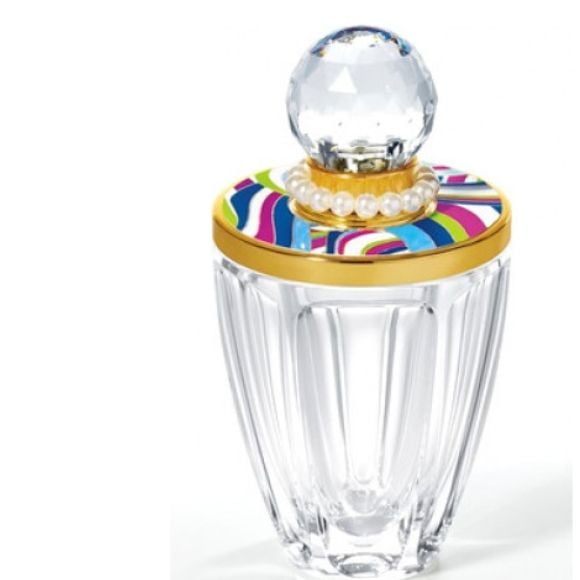 Lançado em 2013, Taylor, perfume Floral Frutado Feminino assinado por Taylor Swift, segue sendo um dos favoritos entre admiradores da cantora e apaixonados por fragrâncias elegantes e românticas