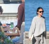 Bruna Marquezine aposta no conforto, mas item de luxo de R$ 1.629 rouba a cena em novo passeio com Shawn Mendes