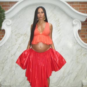Grávida, Sabrina Sato posa de topless e exibe o barrigão em novo ensaio compartilhado nas redes sociais