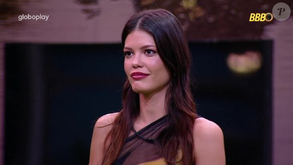Vitória Strada segura o riso no 'BBB 25' no Sincerão