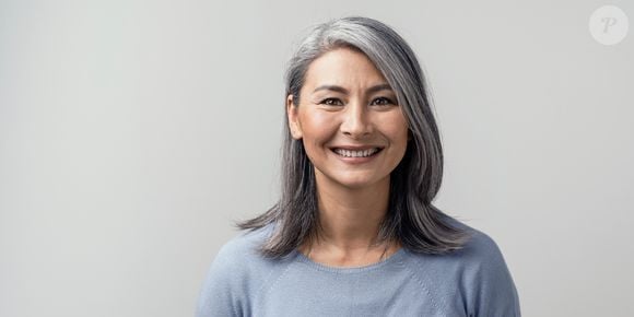 Coloração sem amônia, gloss e mechas: conheça as melhores opções para integrar os fios brancos sem marcar a raiz