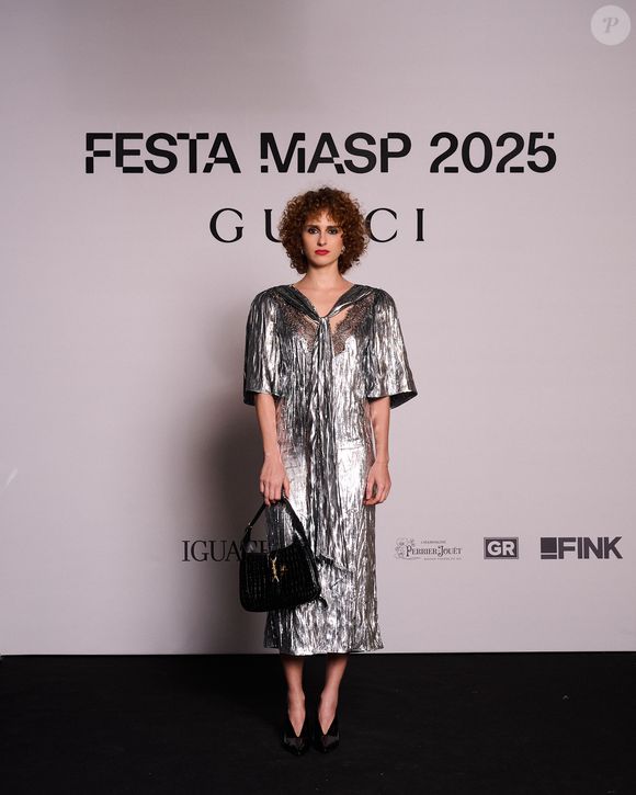 Prata foi aposta de Carol Duarte para o evento da Gucci em SP