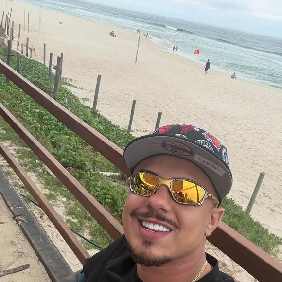 Novo marido de Andressa Urach, Flavio Giglioli é empresário de funk e se apresenta como FBoss