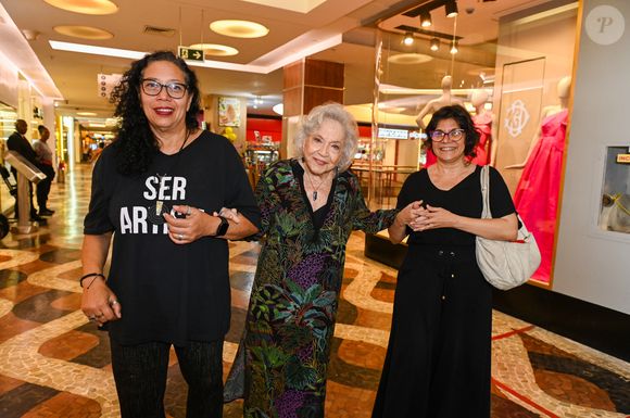 Nathalia Timberg destacou que o ator precisa aprender a lidar com as próprias emoções sem deixar que elas impeçam o trabalho. “O ser humano é um instrumento instável. Um dia pode estar com dor de cabeça, outros dias pode estar inquieto"