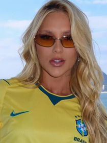 Além de xingamento, Virgínia levou 'bolinha e aviãozinho de papel' no gol de Vini Jr.; entenda!