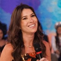 Patricia Abravanel mostra rosto do filho de Rebeca Abravanel e Alexandre Pato em festa de Natal com a família de Silvio Santos
