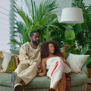 Lázaro Ramos chama o espaço de 'palquinho' por ser superior ao restante da casa. Essa também é uma parte onde os atores olham para a cidade