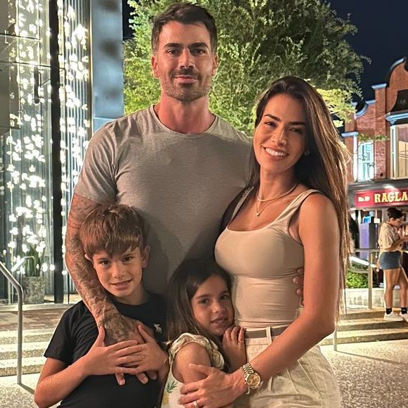Hoje, 13 anos depois do 'BBB 11', Adriana Sant'anna e Rodrigão continuam juntos e tem dois filhos: Rodrigo e Linda