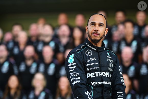 Lewis Hamilton é campeão mundial 7 vezes da Fórmula 1 e atualmente está na Ferrari