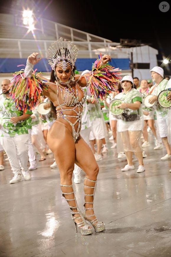 O corpo de Viviane Araújo roubou a cena