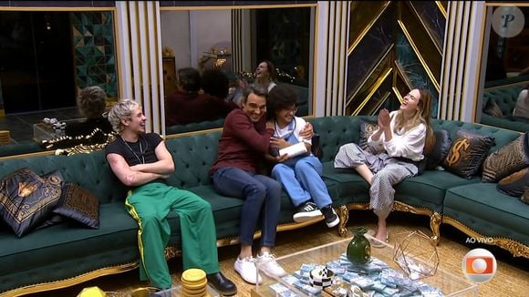 Apresentador surpreende ao invadir o confinamento e emociona participantes na reta final do BBB 26