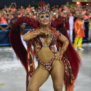 Talento de Viviane Araújo frente ao Salgueiro e Mancha Verde renderam o título