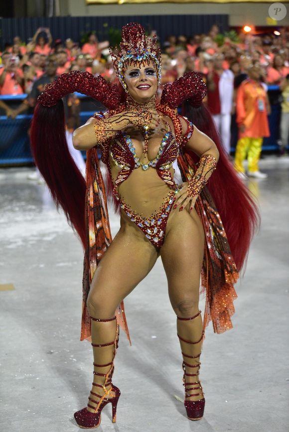 Talento de Viviane Araújo frente ao Salgueiro e Mancha Verde renderam o título