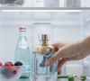 Perfume na geladeira funciona? Especialistas explicam por que frio, umidade e variação de temperatura podem ser vilões do aroma, mesmo em dias escaldantes