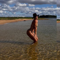 Mainha está com tu-do! Aos 54 anos, Ivete Sangalo coloca o corpão para jogo e rouba a cena em fotos de biquíni com bumbum empinado