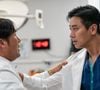 O protagonista é um cirurgião de trauma que passou anos atuando em zonas de conflito e é convocado pelo governo sul-coreano para reorganizar o centro de trauma de um hospital universitário