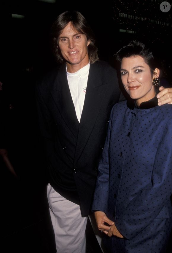 1990: Kris Jenner ficou famosa devido ao marido, Bruce Jenner, que era um atleta de decatlo popular nos Estados Unidos