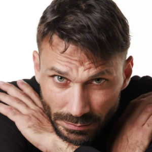 O ator Paulo Ferreira acusa Renato Góes de ser internado à força há cinco anos após desentendimento com a esposa