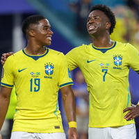 Brasil vai ganhar a Copa do Mundo 2026? Detalhe surpreendente em foto de Endrick e Vini Jr. faz web criar teoria do hexa: 'Só não vê quem não quer'