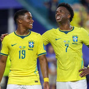 Brasil vai ganhar a Copa do Mundo 2026? Detalhe surpreendente em foto de Endrick e Vini Jr. faz web criar teoria do hexa: 'Só não vê quem não quer'