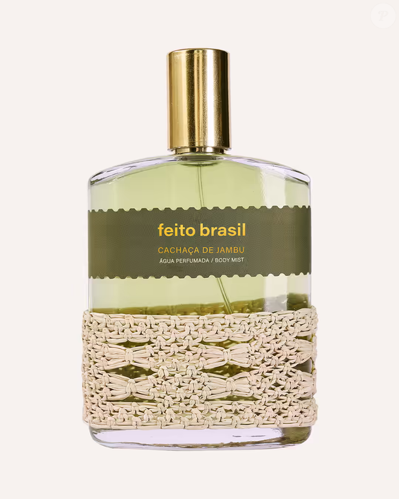 A Cachaça de Jambu, da Feito Brasil, é uma colônia de 100 ml que combina notas Florais, Frutais e Amadeiradas, além da força do Jambu, da energia do Guaraná e da suavidade de Maçã, Ameixa e Nectarina
