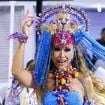 Tem biquíni no pré-carnaval 2025! Sabrina Sato usa moda praia cheia de contas em ensaio da Gaviões. Fotos