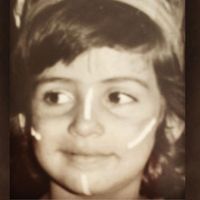 Essa criança com carinha de 'sapeca' não sabia, mas um dia se tornaria a voz mais séria do telejornalismo brasileiro; reconhece?