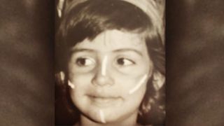 Essa criança com carinha de 'sapeca' não sabia, mas um dia se tornaria a voz mais séria do telejornalismo brasileiro; reconhece?